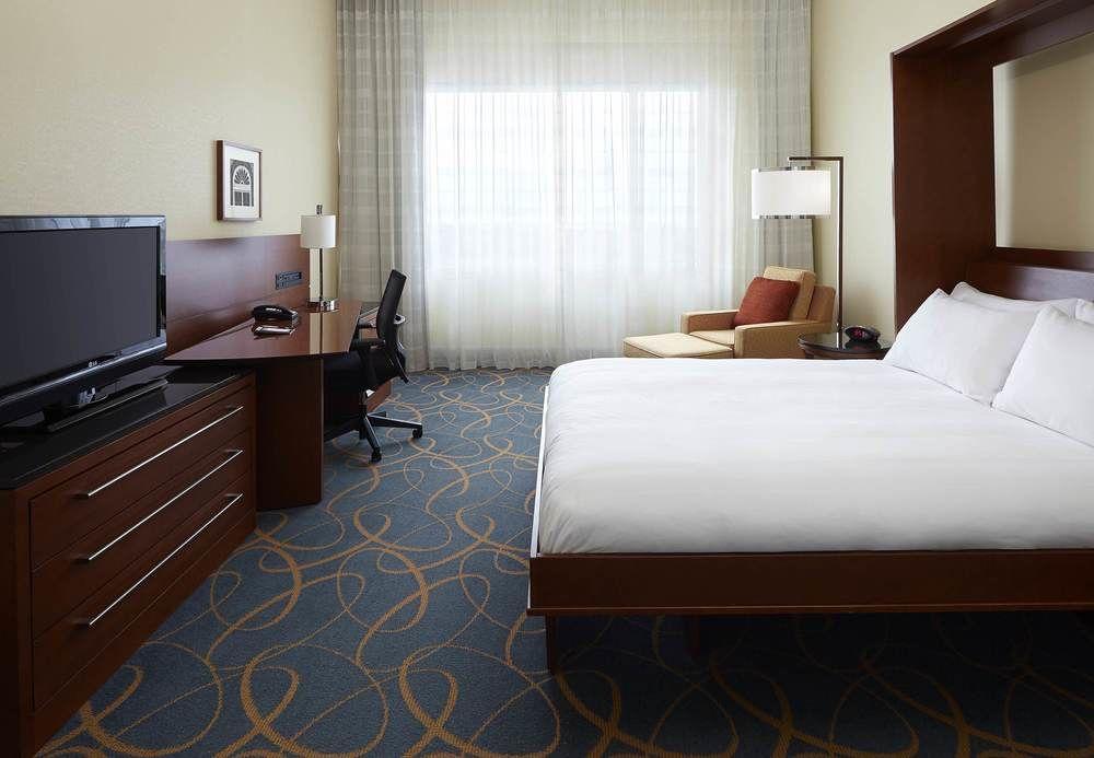 Marriott Montreal Airport In-Terminal Hotel Dorval Exteriör bild