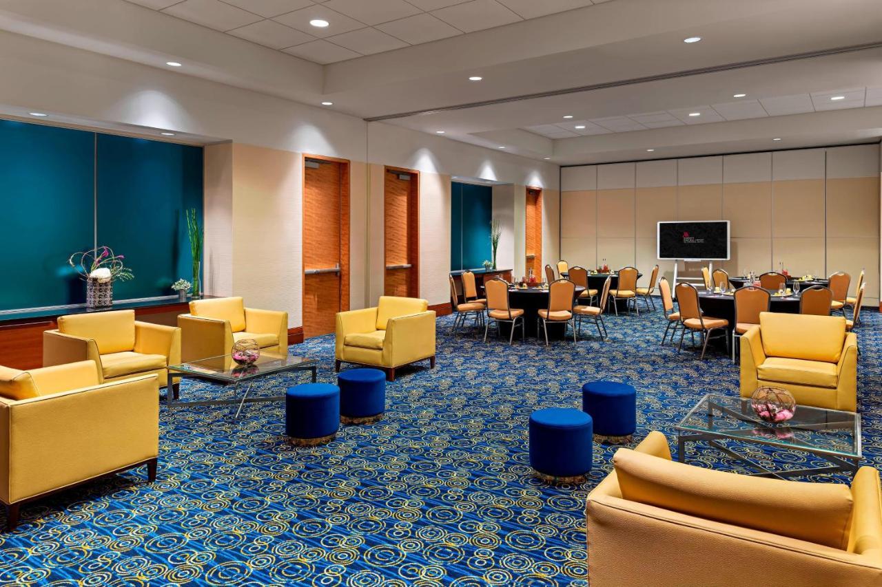 Marriott Montreal Airport In-Terminal Hotel Dorval Exteriör bild