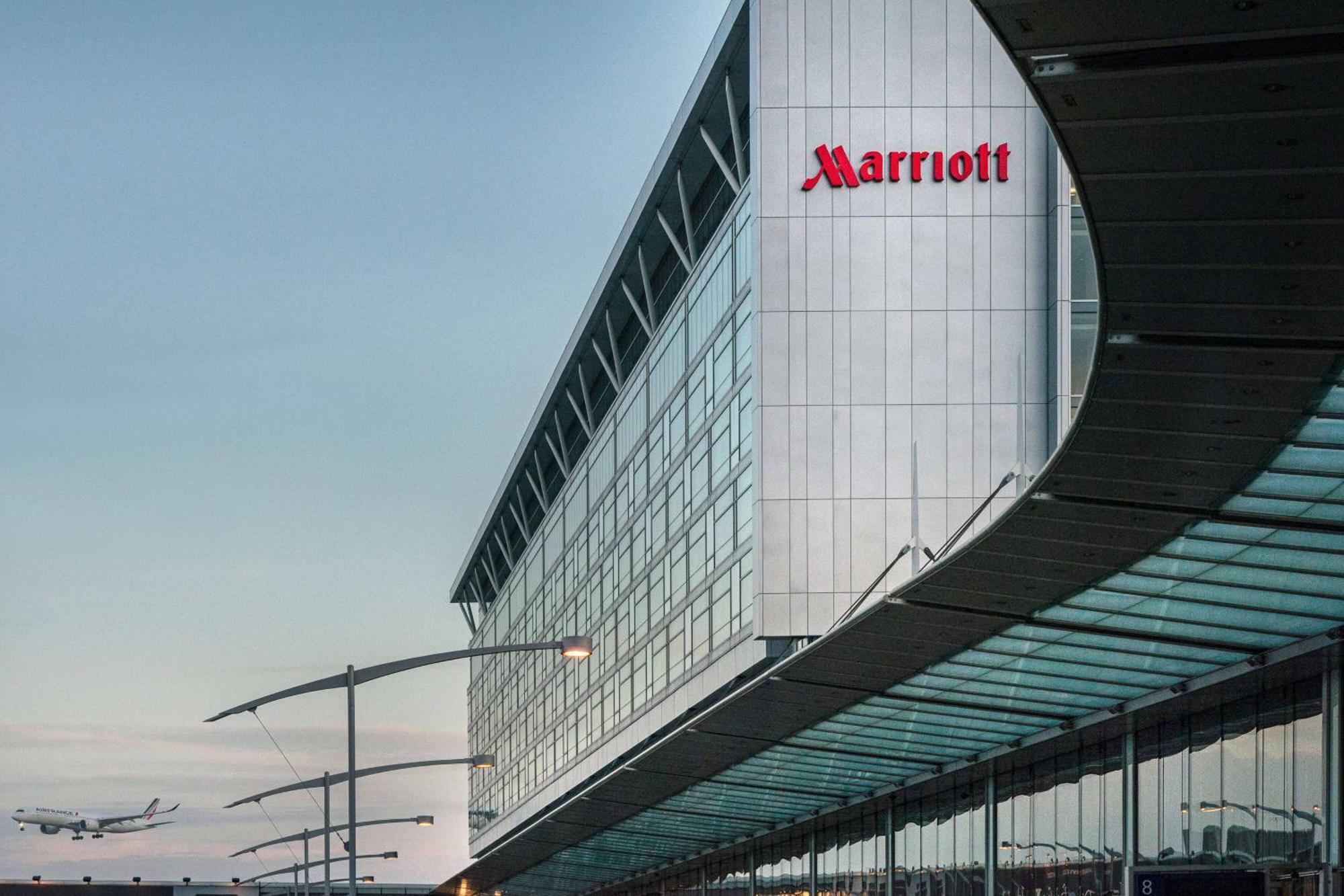Marriott Montreal Airport In-Terminal Hotel Dorval Exteriör bild