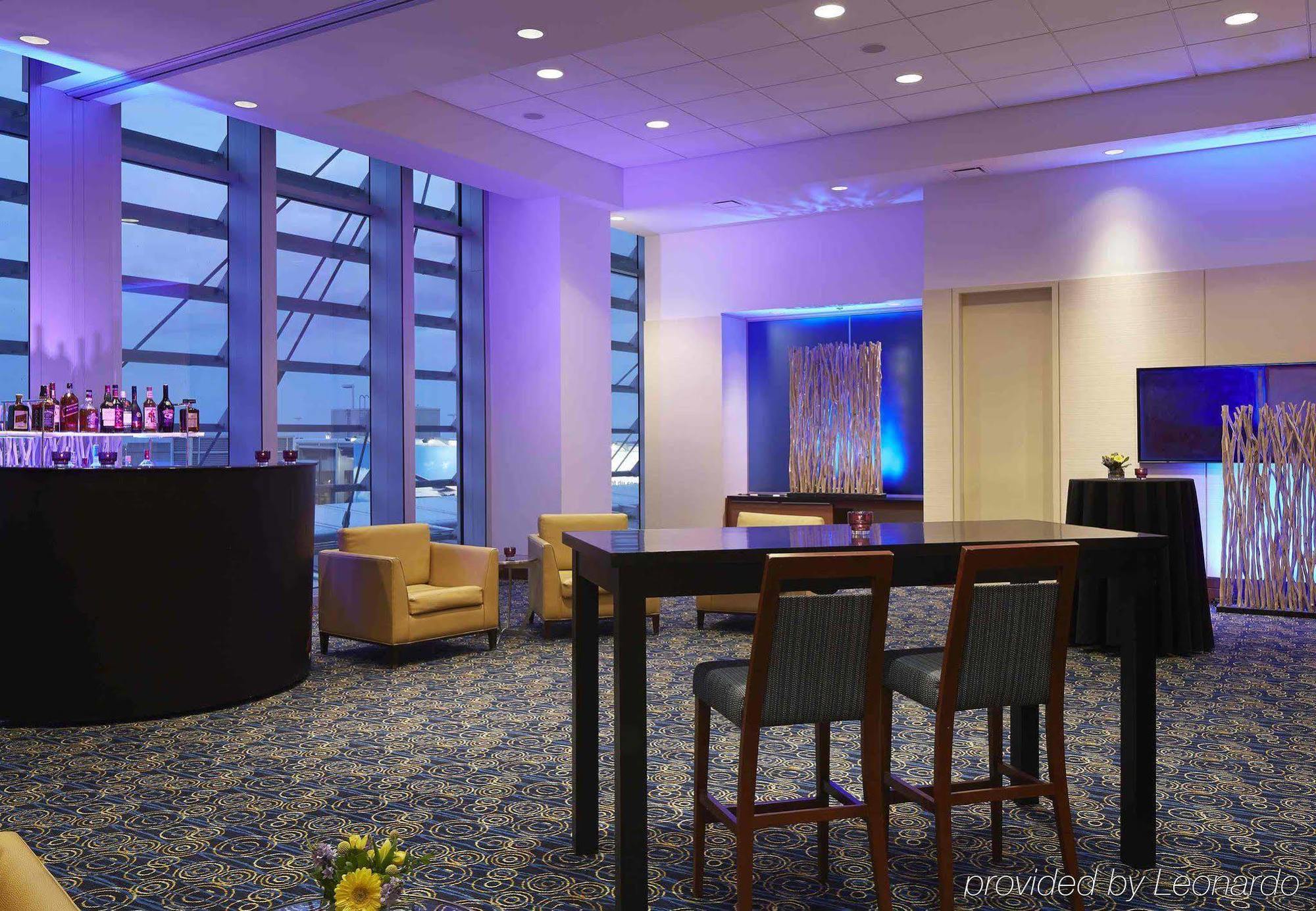 Marriott Montreal Airport In-Terminal Hotel Dorval Exteriör bild