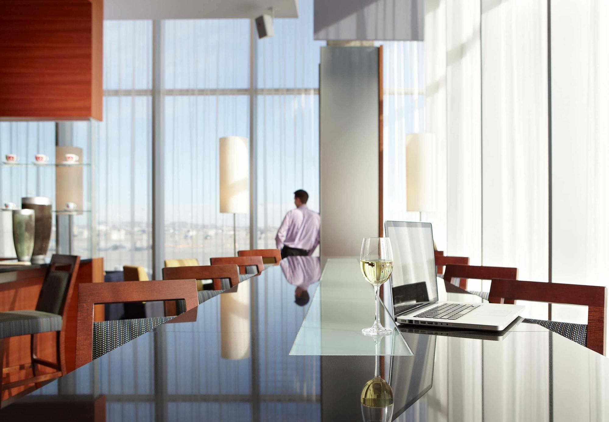 Marriott Montreal Airport In-Terminal Hotel Dorval Exteriör bild