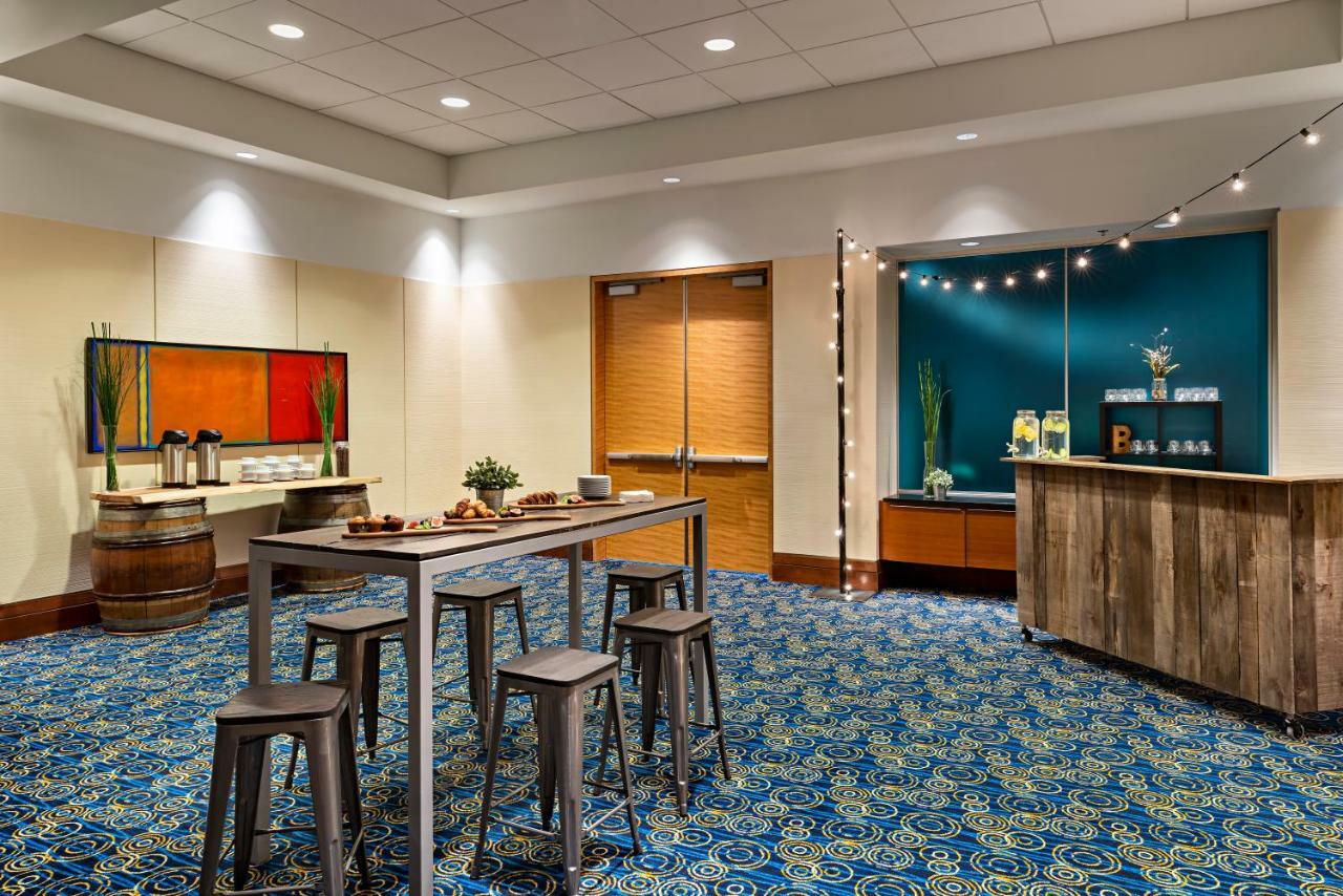 Marriott Montreal Airport In-Terminal Hotel Dorval Exteriör bild