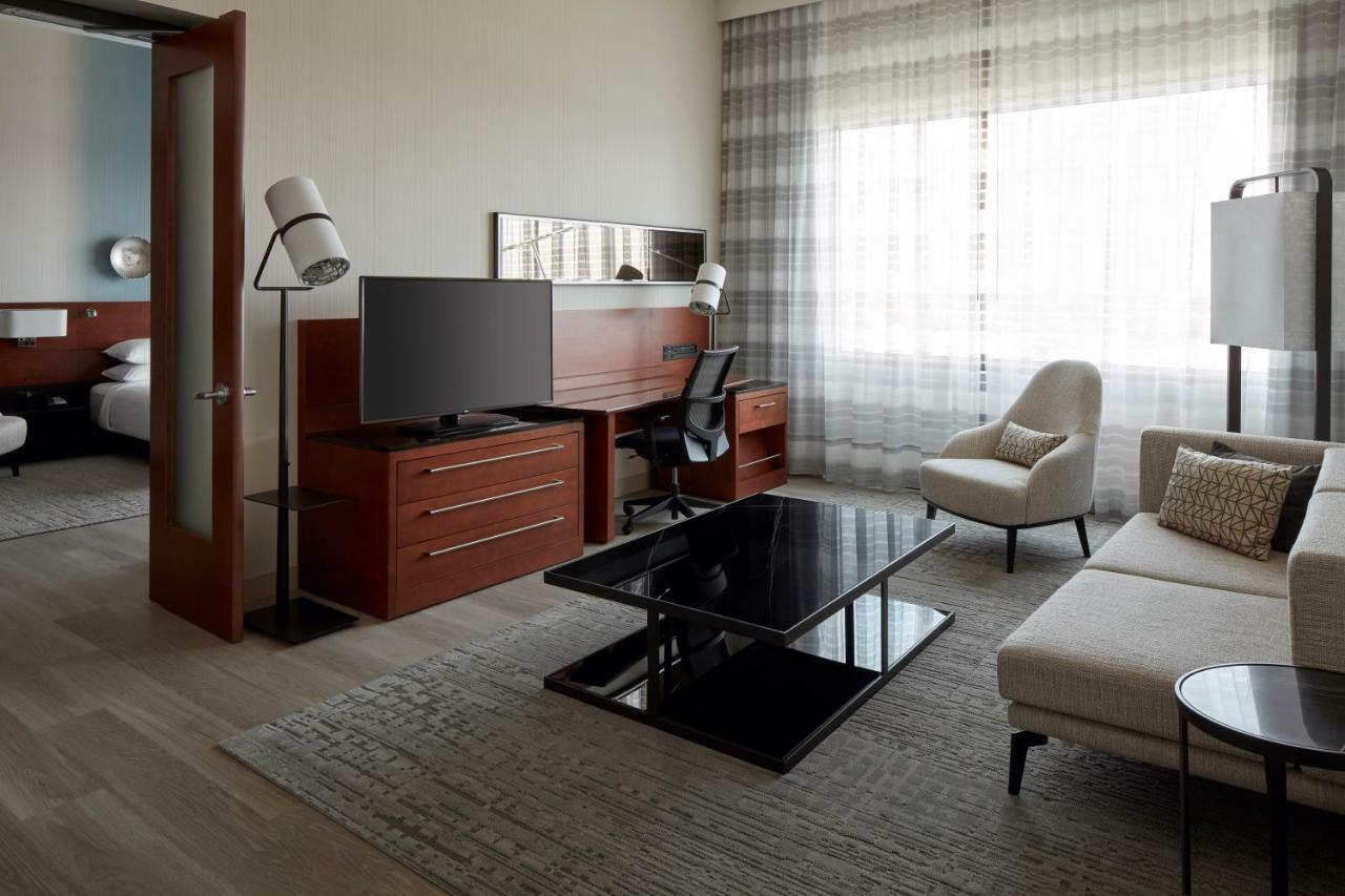 Marriott Montreal Airport In-Terminal Hotel Dorval Exteriör bild